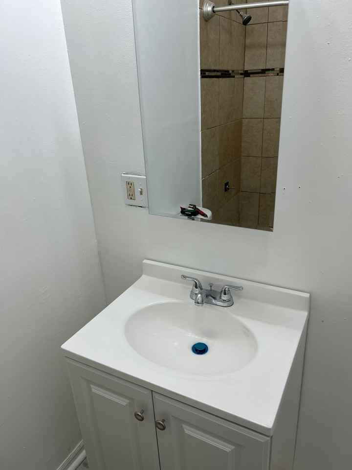 146 W 66th St #1E - Photo 4 of 4