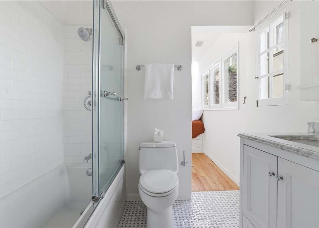 6182 Glen Oak St - Photo 4 of 17