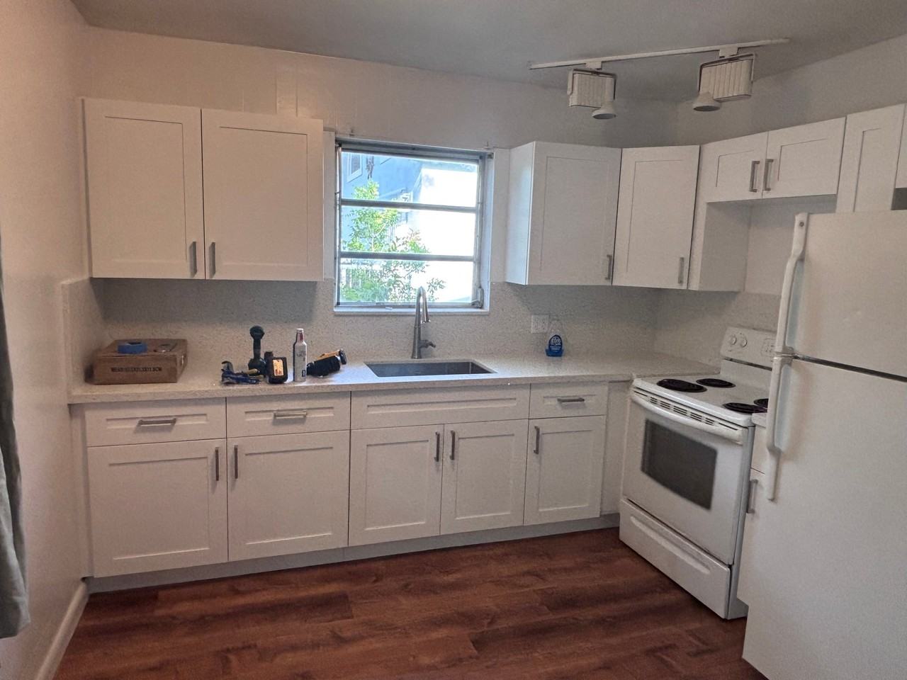 117 N Bay Harbor Dr - Photo 2 of 7