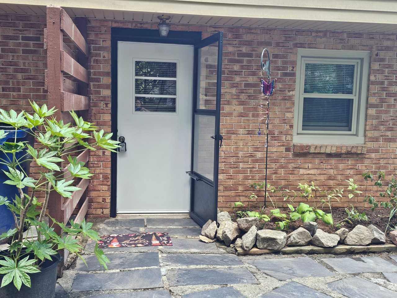 3212 Fairforest Pl #2ndLEVEL - Photo 3 of 10