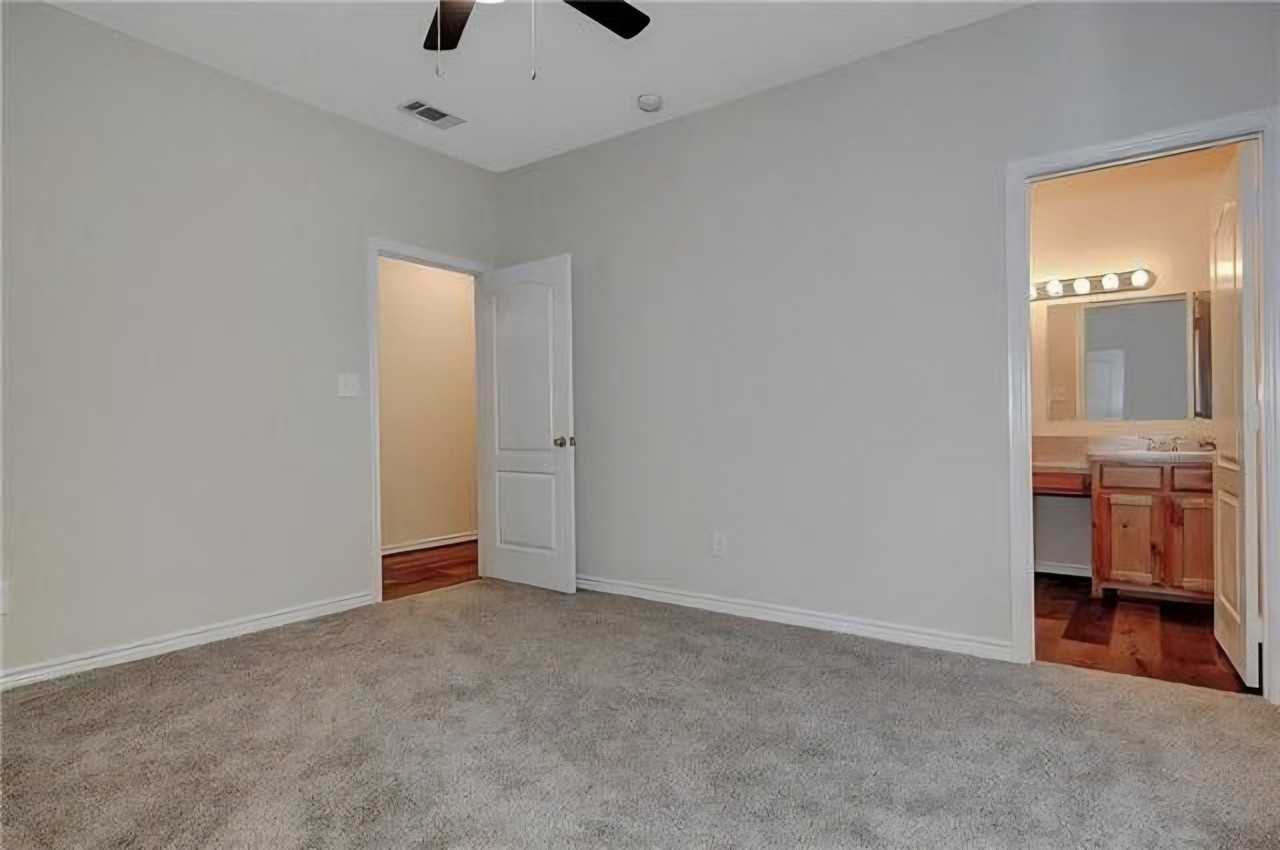 105 William St - Photo 3 of 3