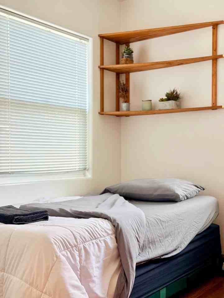 2366 Greenfield Ave - Photo 4 of 19