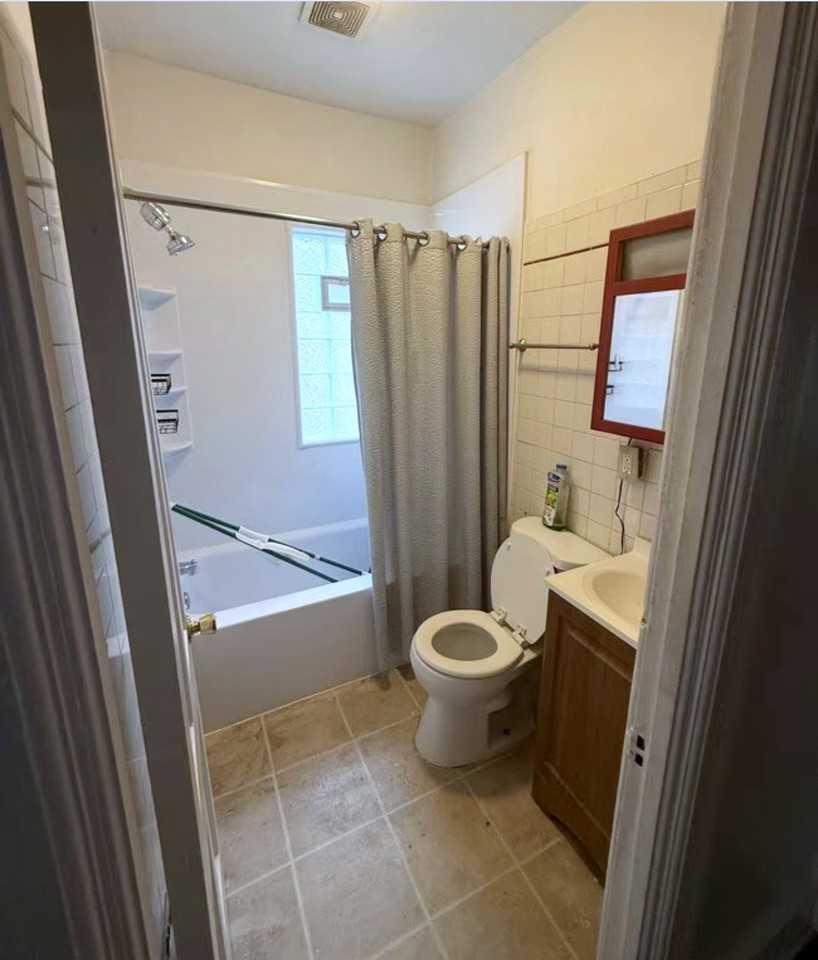 922 E Hamilton St #922 - Photo 6 of 6
