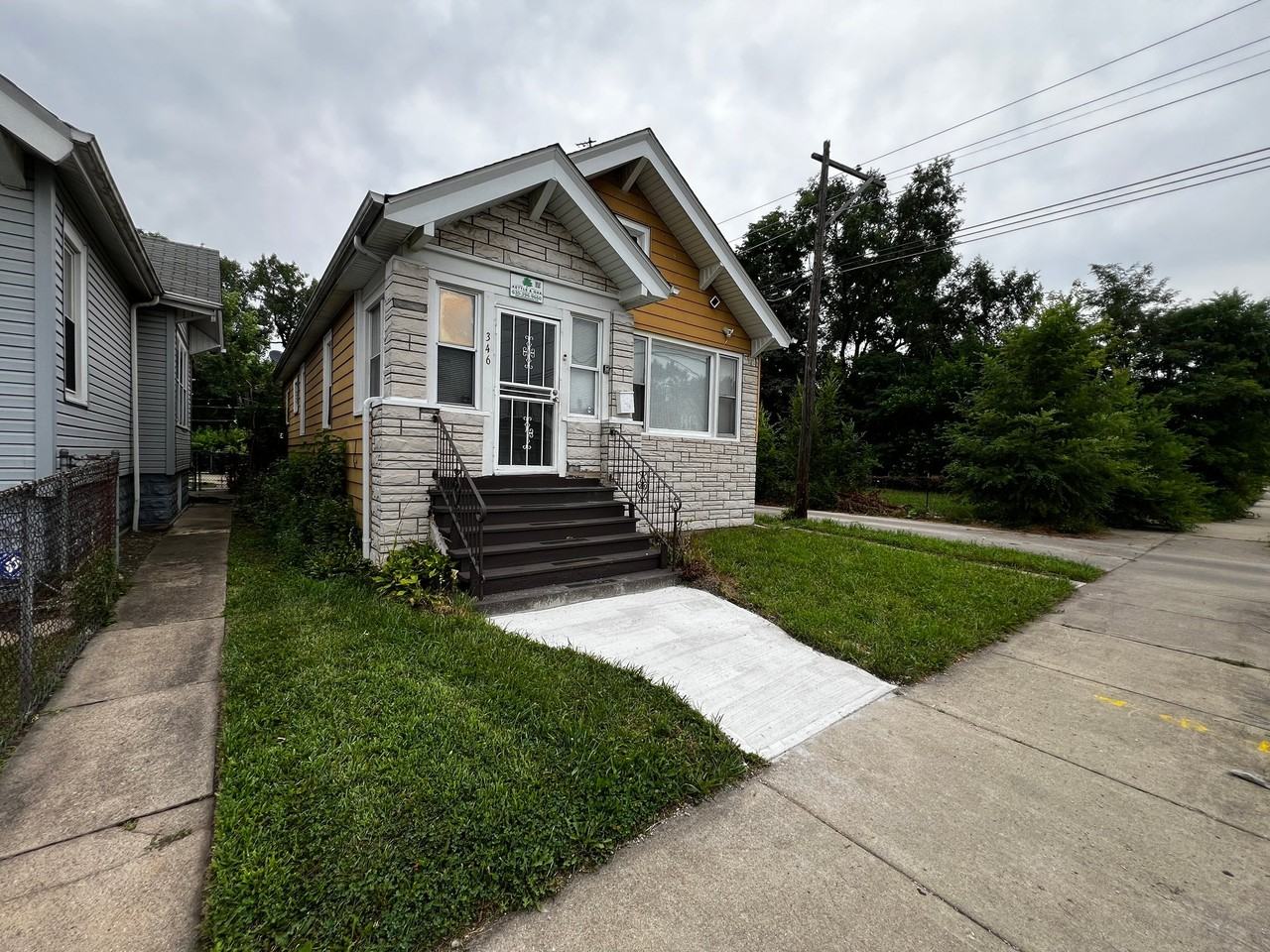 346 W 113th St - Photo 2 of 17