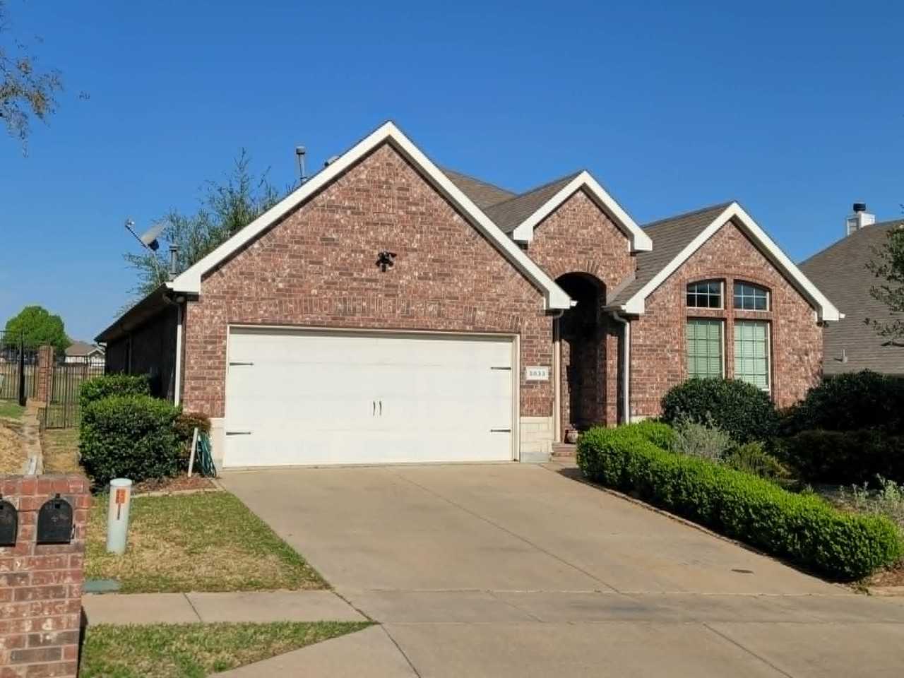 5833 Tuleys Creek Dr - Photo 2 of 20