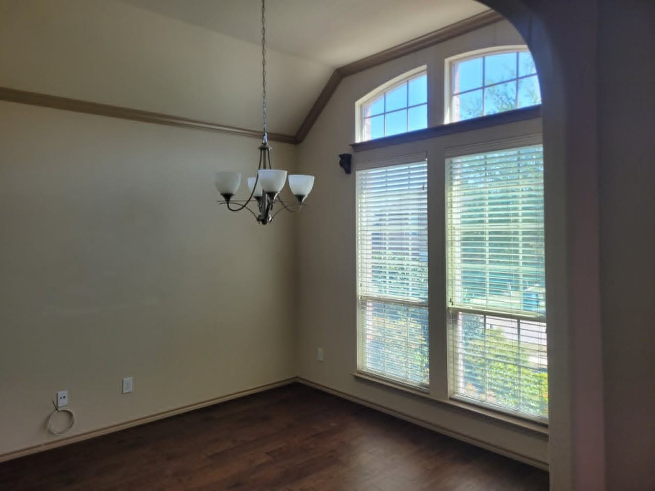 5833 Tuleys Creek Dr - Photo 3 of 20
