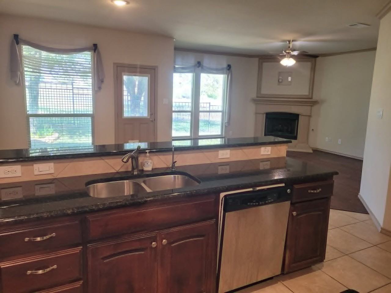 5833 Tuleys Creek Dr - Photo 5 of 20