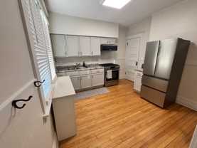 748 University Ave W - Photo 1 of 1