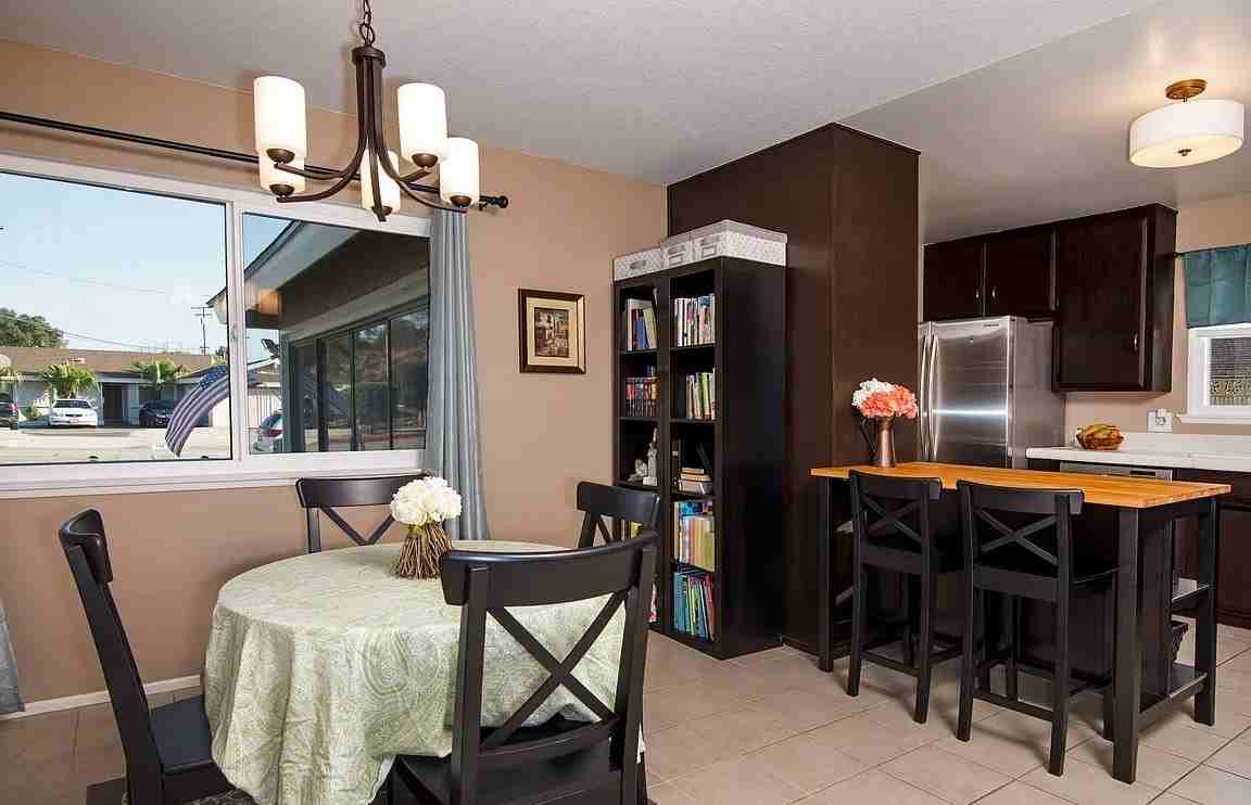 111 W Ronwood St - Photo 4 of 9