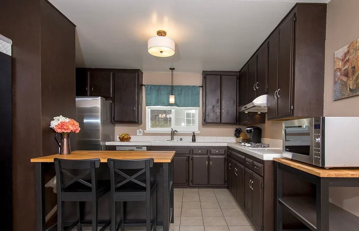 111 W Ronwood St - Photo 5 of 9