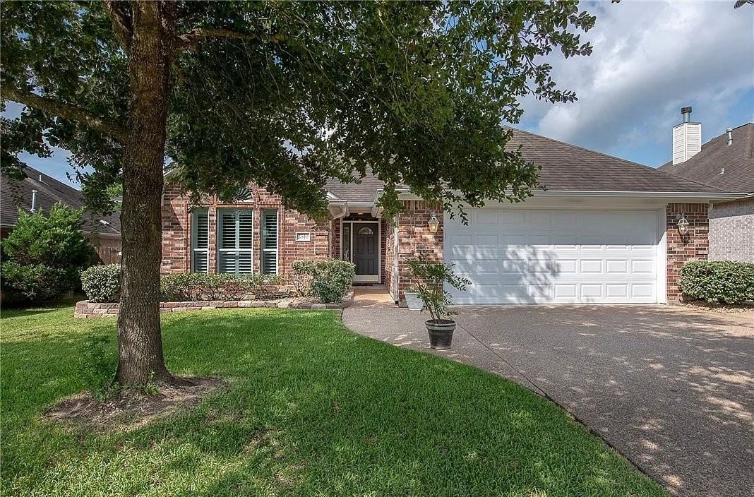 2340 Kendal Green Cir - Photo 2 of 7