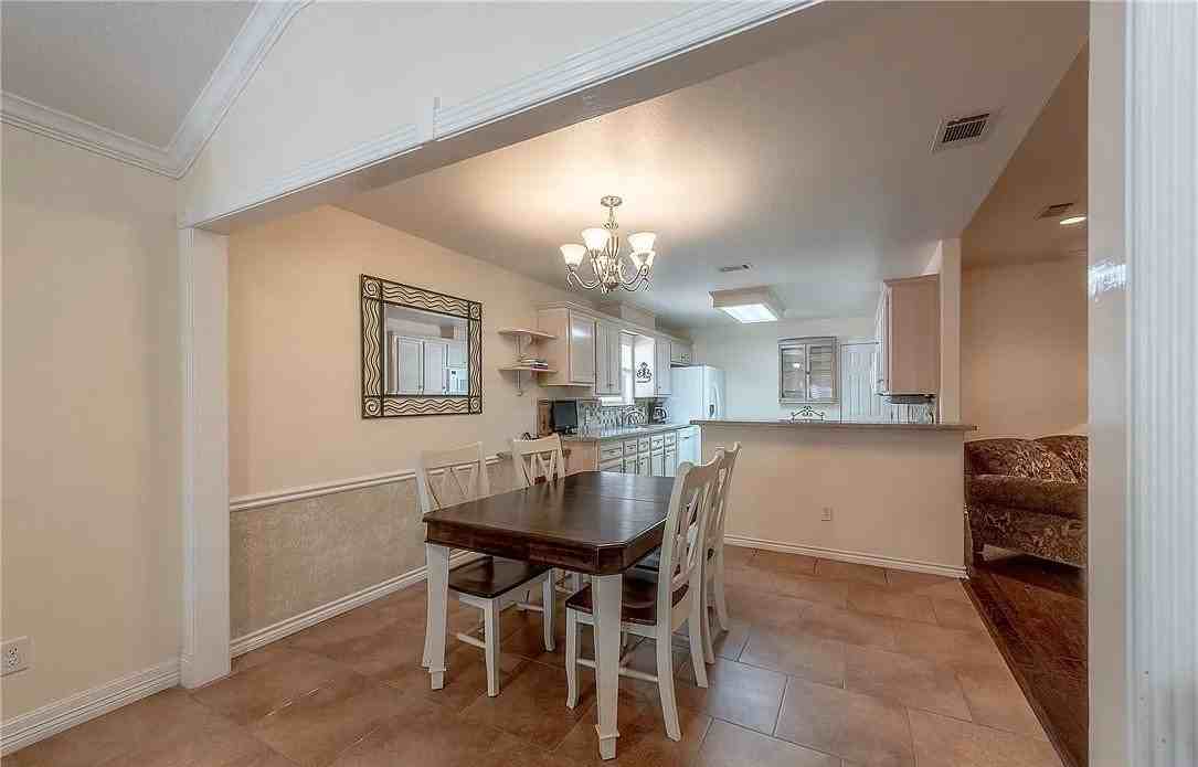 2340 Kendal Green Cir - Photo 4 of 7