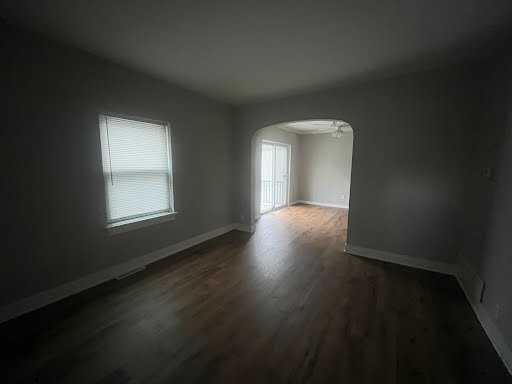 427 N Wabash Ave - Photo 5 of 12