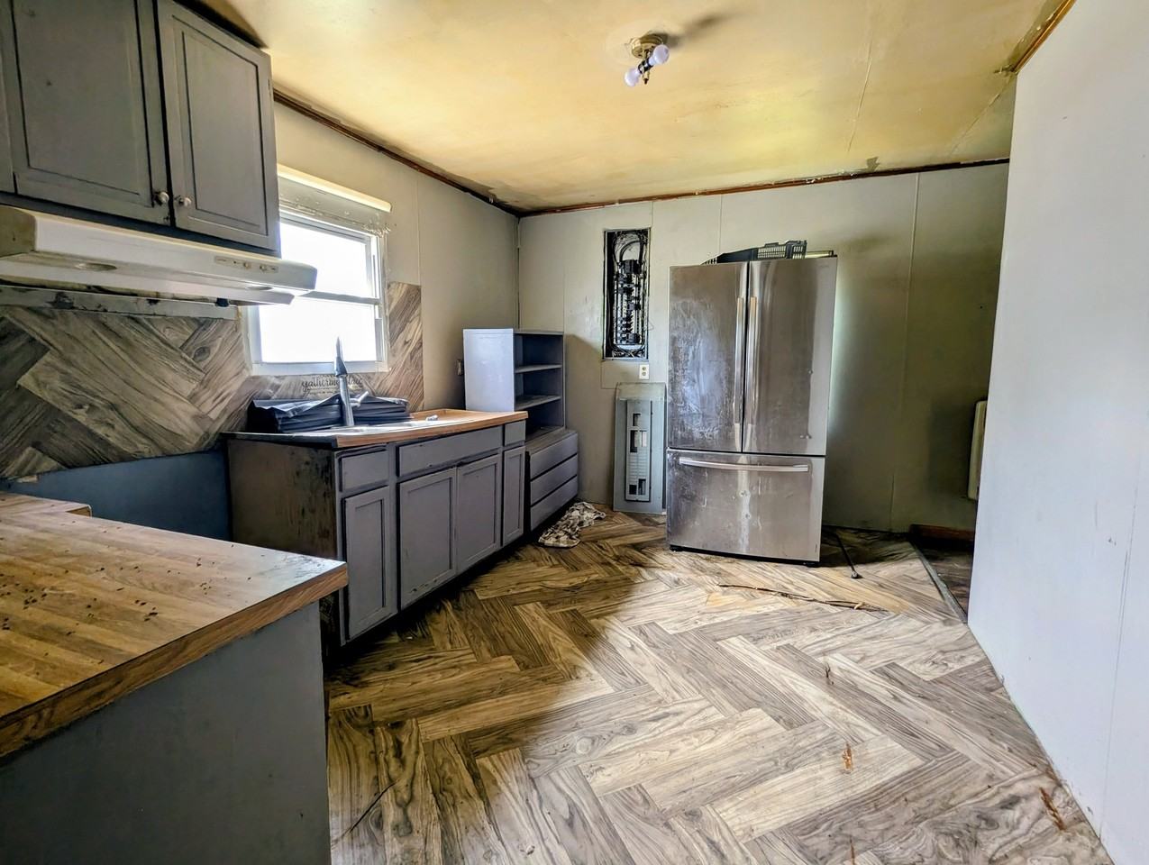 822 W Franklin St - Photo 6 of 11