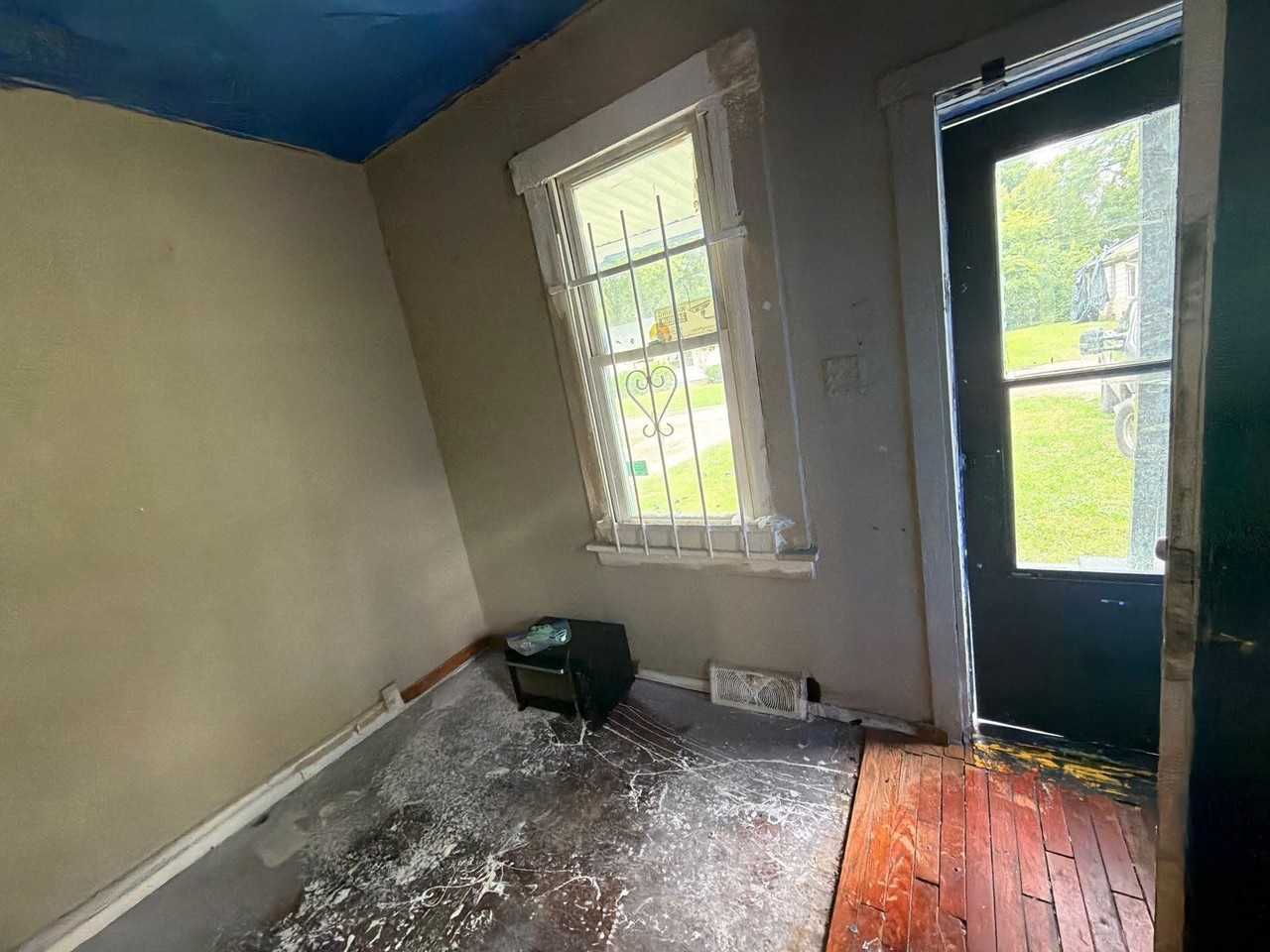 1311 N 51st St - Photo 4 of 11