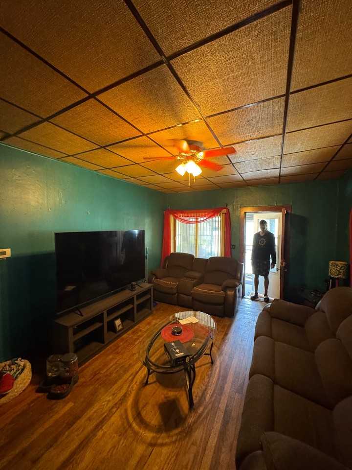726 S 10th St - Photo 3 of 10