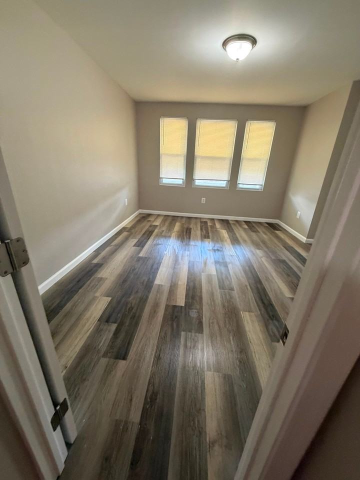 6229 Magnolia St - Photo 6 of 11