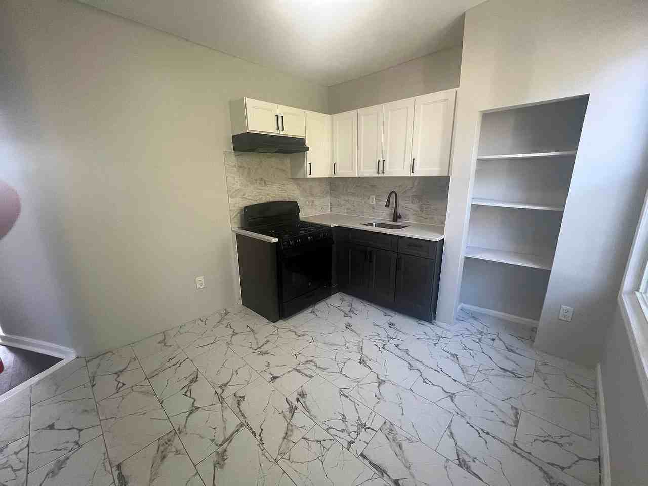 271 Summer St #3R - Photo 2 of 8