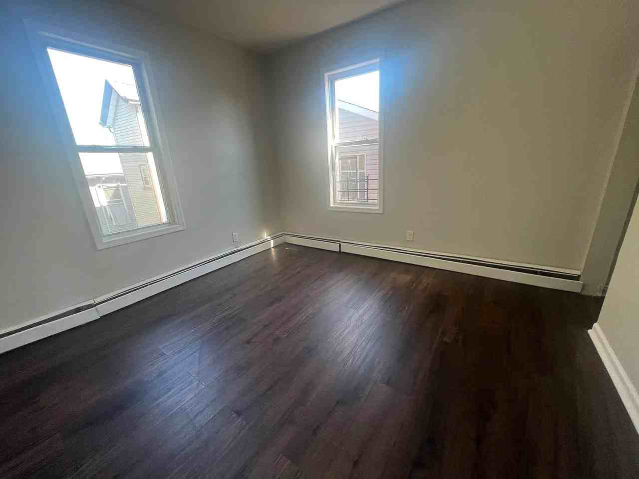 271 Summer St #3R - Photo 5 of 8