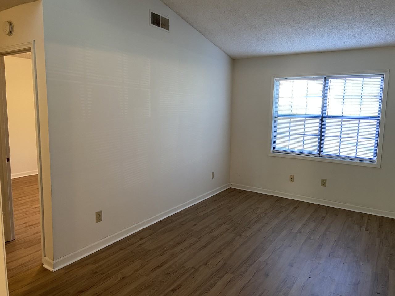 Hawthorne Ave Se #2 - Photo 4 of 18