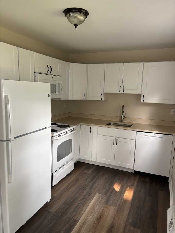 226 W Maple Ave #4 - Photo 7 of 12