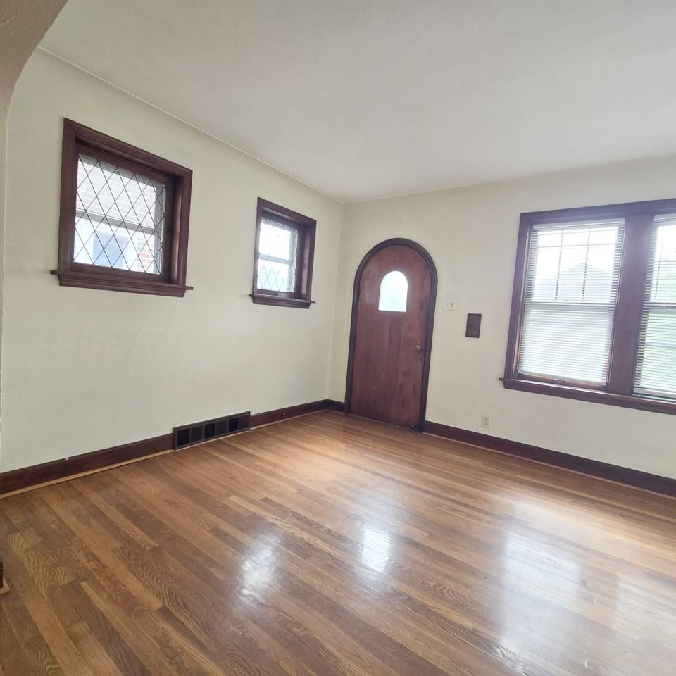3529 Lawn Ave #3529 - Photo 2 of 15
