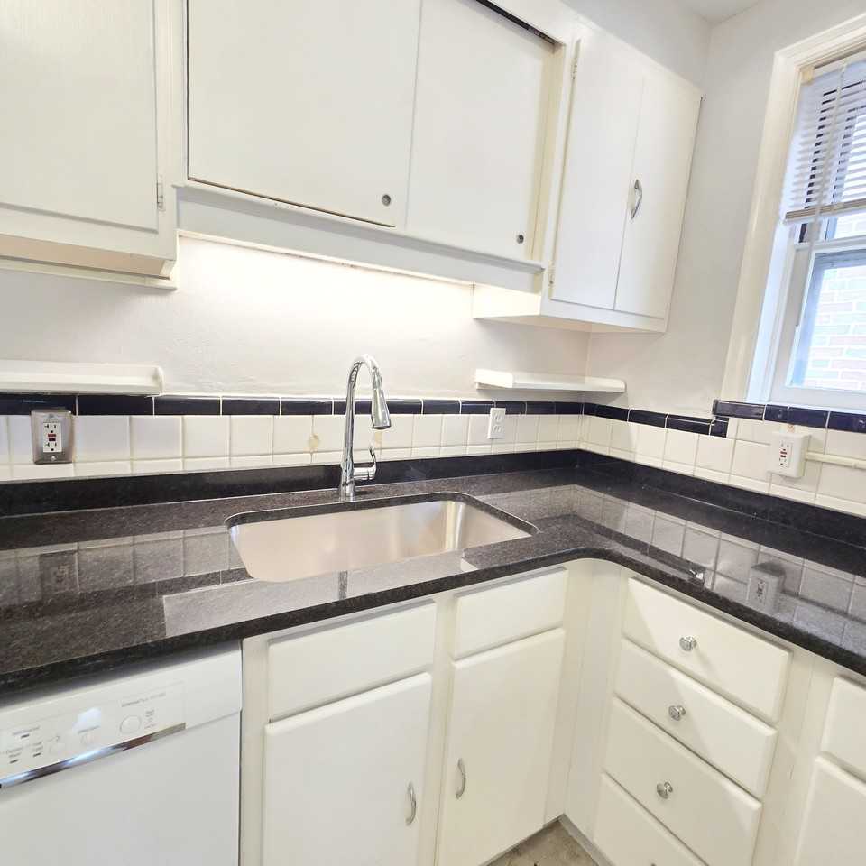 3529 Lawn Ave #3529 - Photo 5 of 15