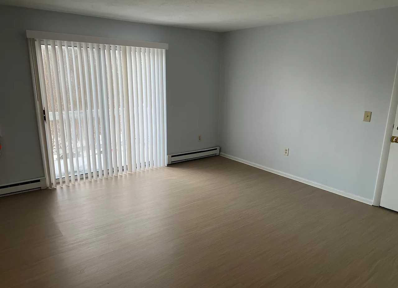 1671 Main St #7 - Photo 7 of 7