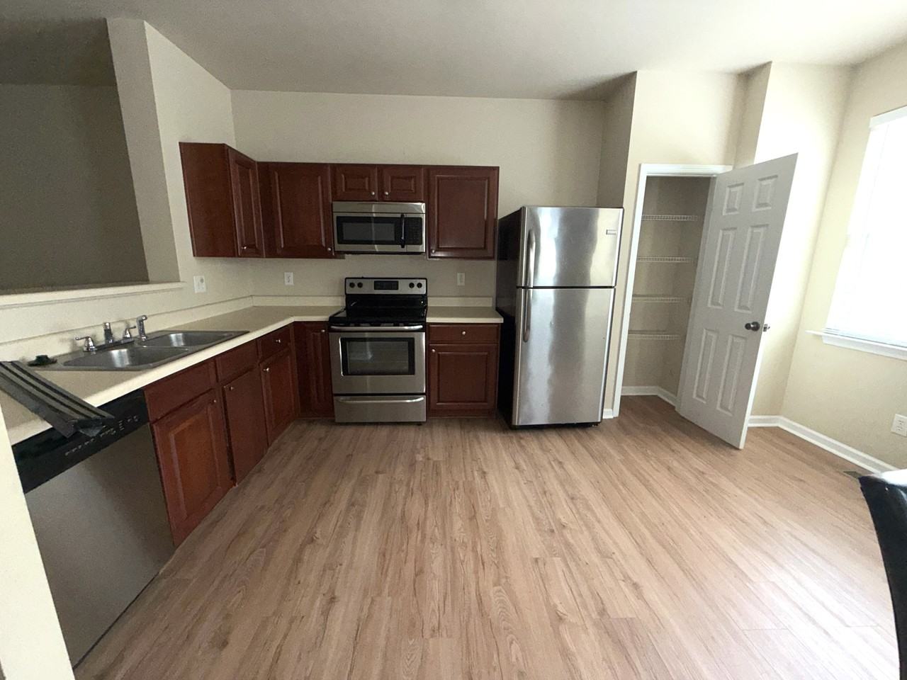 649 Providence Pl Sw #649 - Photo 4 of 12