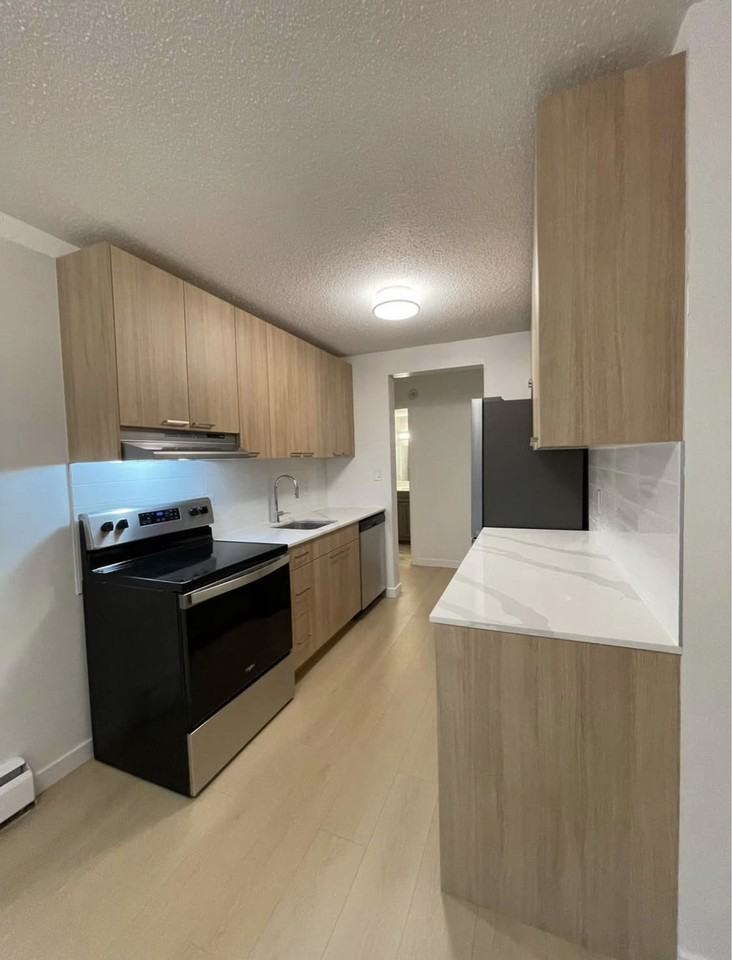 900 Berkley Rd - Photo 2 of 8