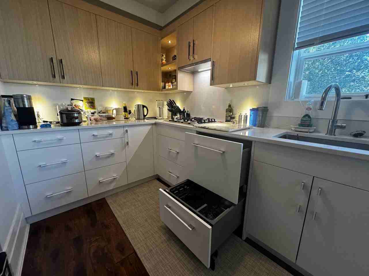 1064 Beverley Pl - Photo 4 of 12