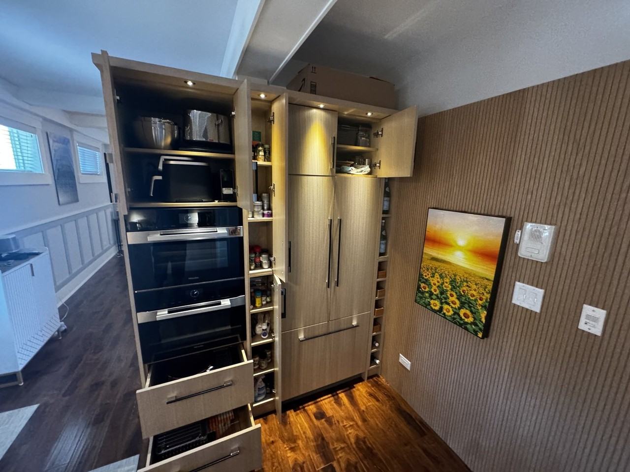 1064 Beverley Pl - Photo 6 of 12