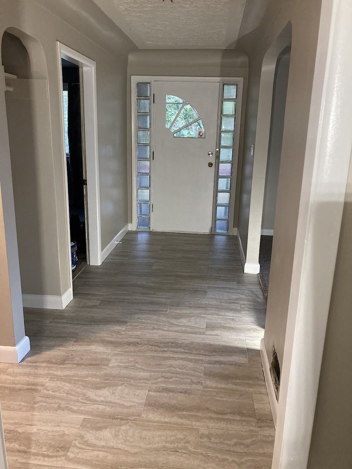 2328 24 Ave Sw - Photo 3 of 15