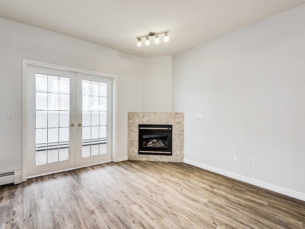 126 14 Ave Sw - Photo 3 of 19