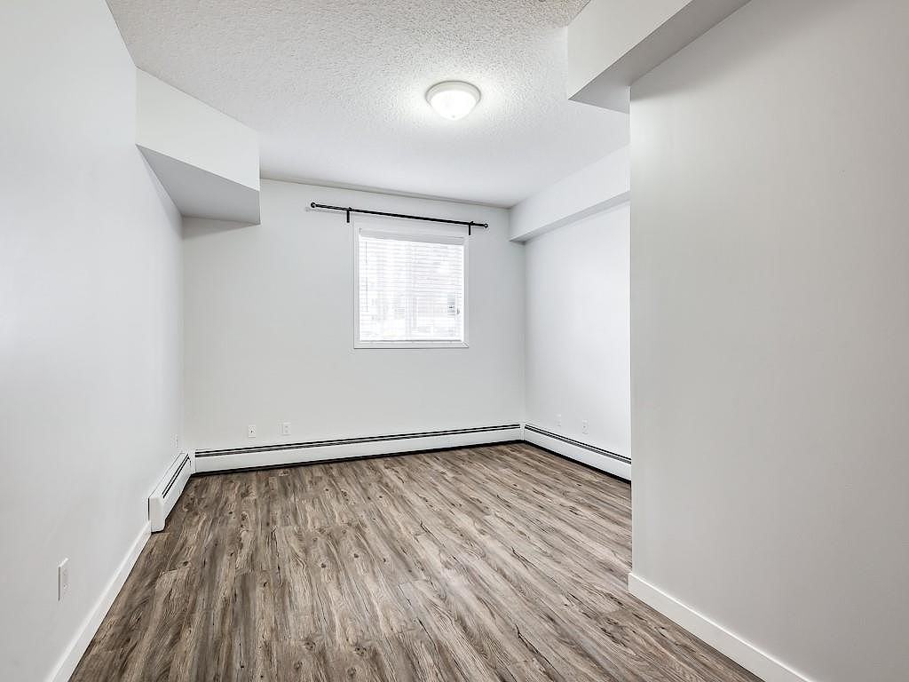 126 14 Ave Sw - Photo 5 of 19