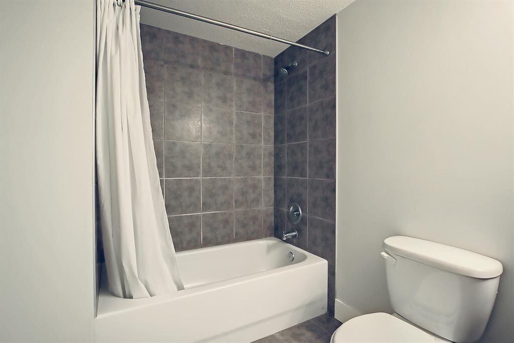 1724 - 1724 26 Avenue Southwest - Photo 6 of 19