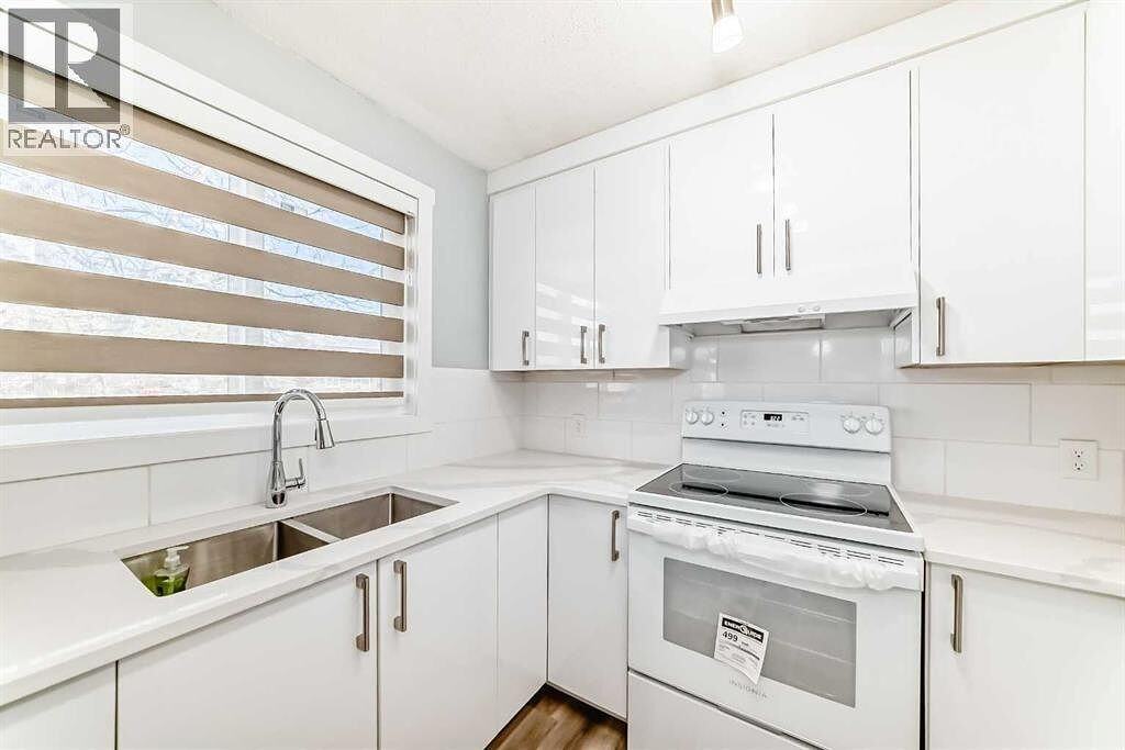 77 Martinbrook Rd Ne - Photo 3 of 12