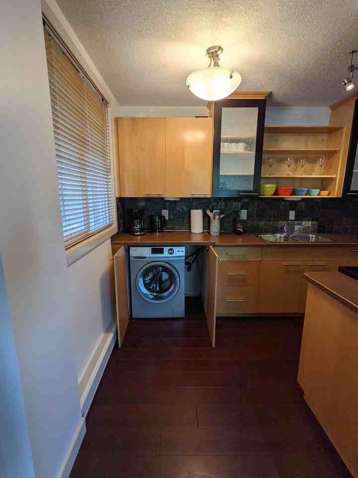 123 - 123 24 Avenue Southwest - Photo 6 of 25