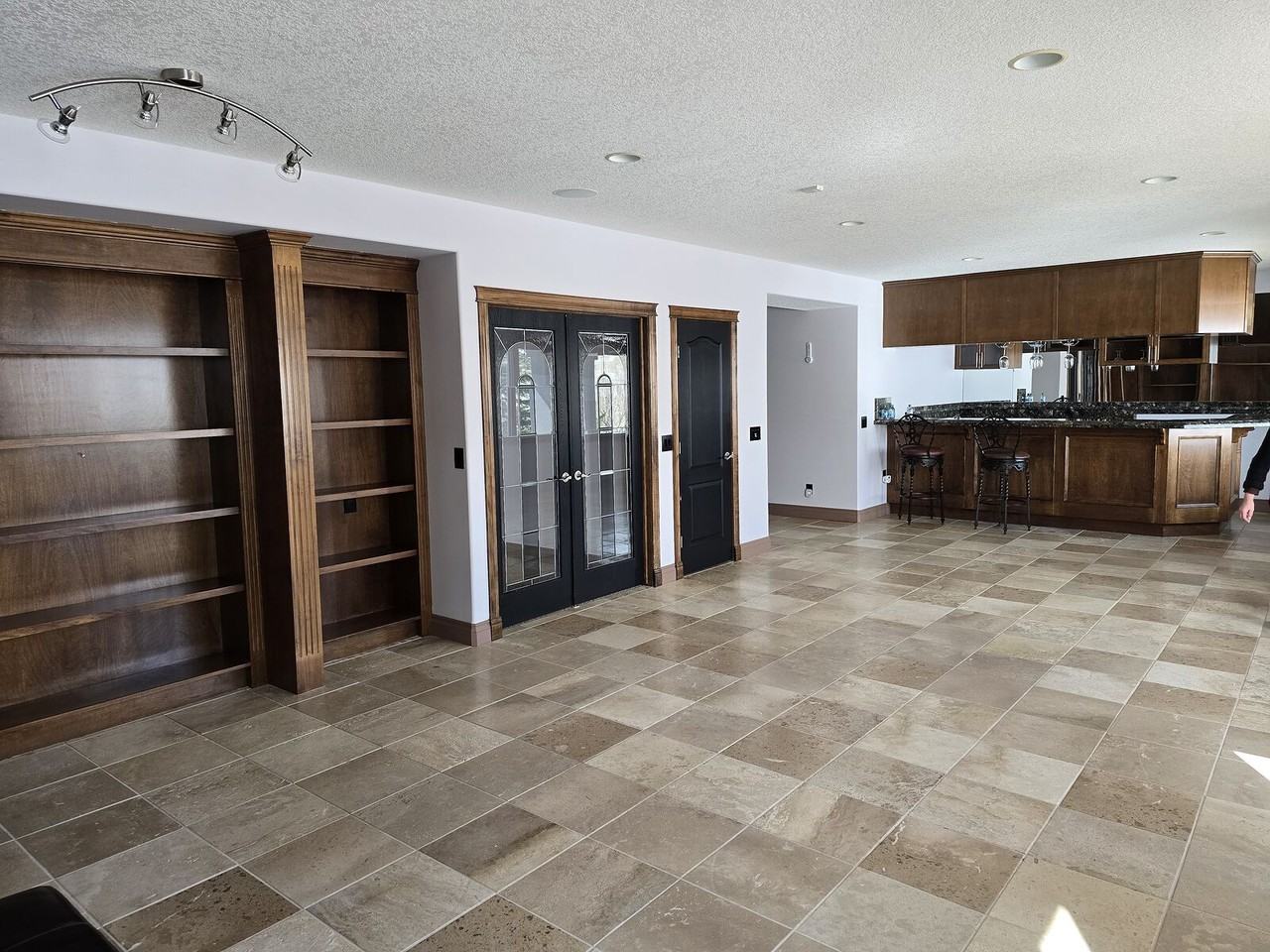 18 Royal Terr Nw - Photo 2 of 14
