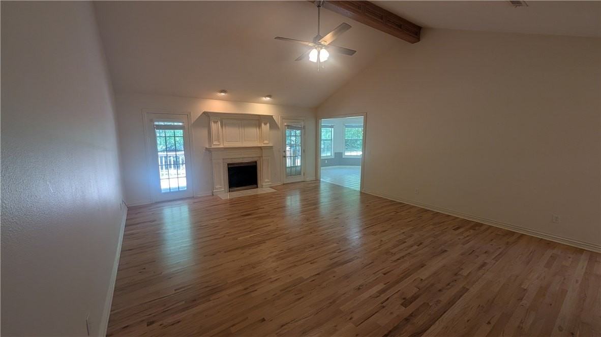 2030 N Hailey Dr - Photo 2 of 19
