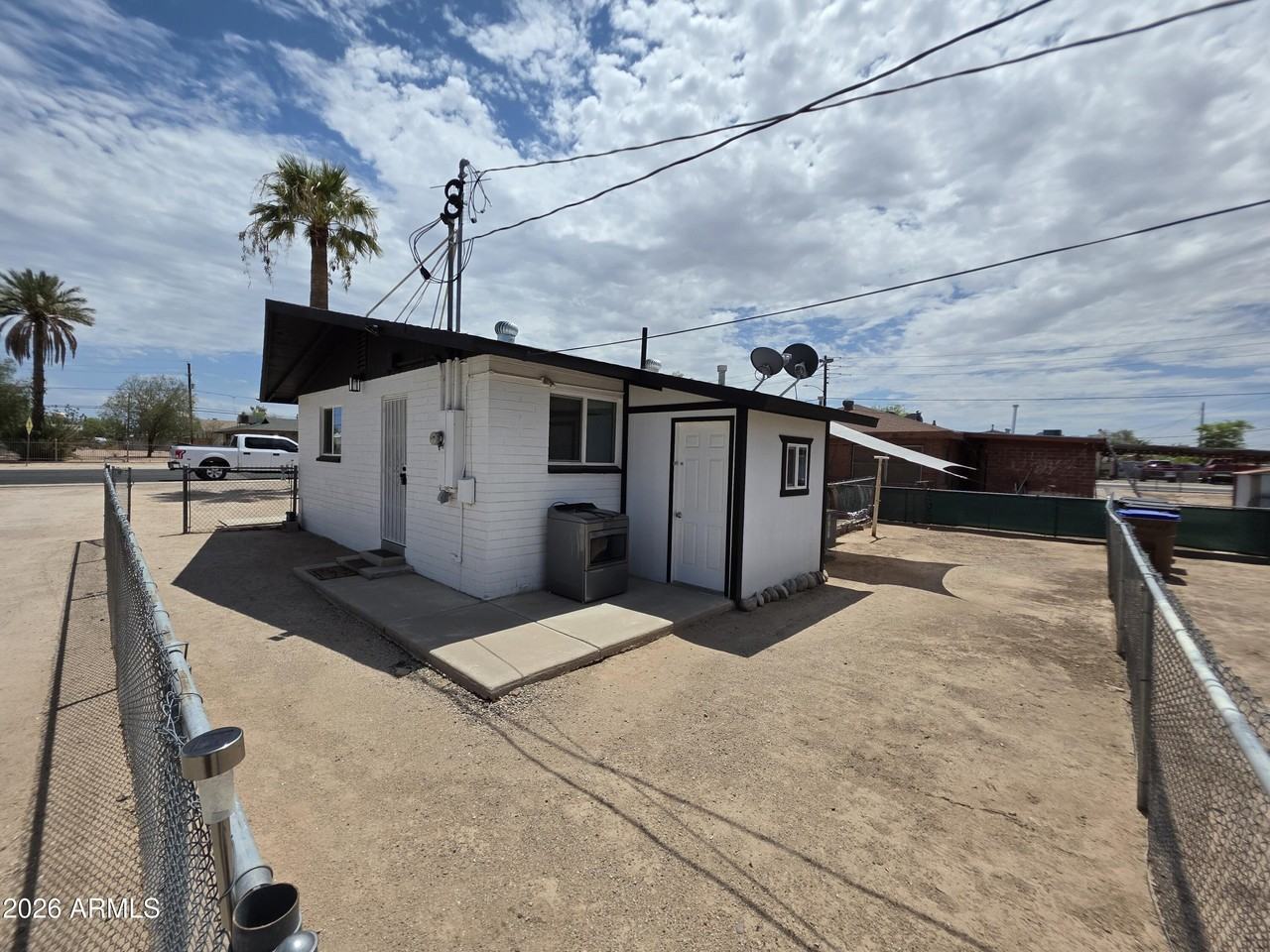 574 S Park St #B - Photo 5 of 21