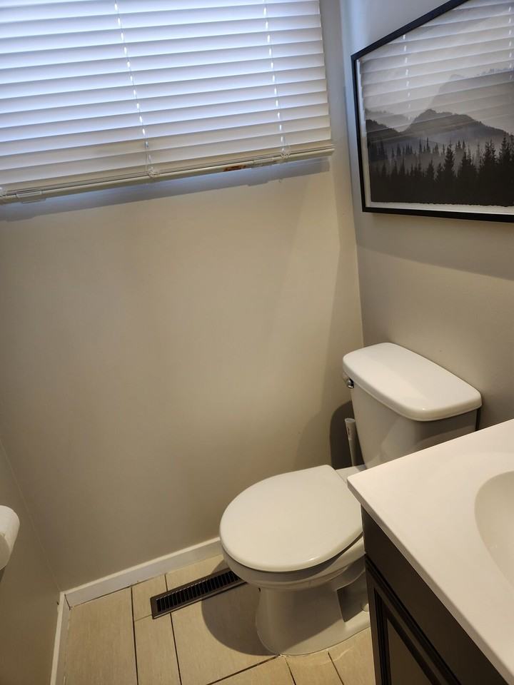 5920 37 St Sw - Photo 3 of 15