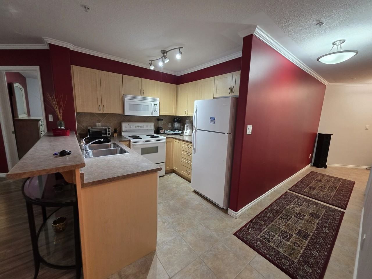 9938 104 St Nw - Photo 3 of 27