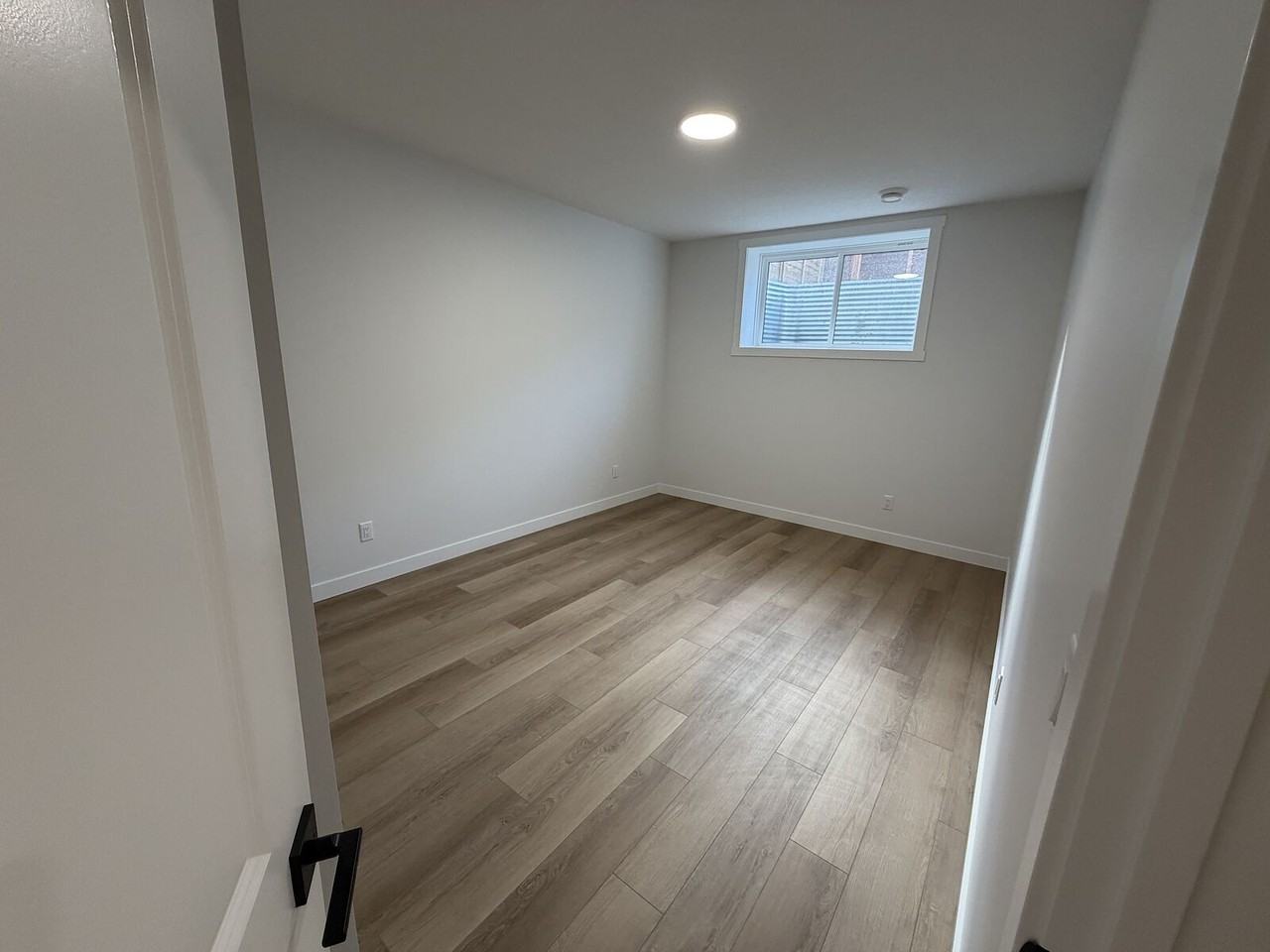 49 Royston Way Nw - Photo 3 of 12