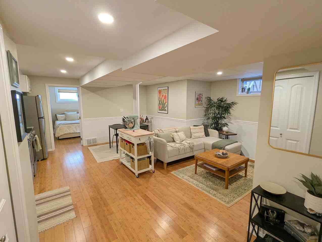3312 39 St Sw - Photo 2 of 13
