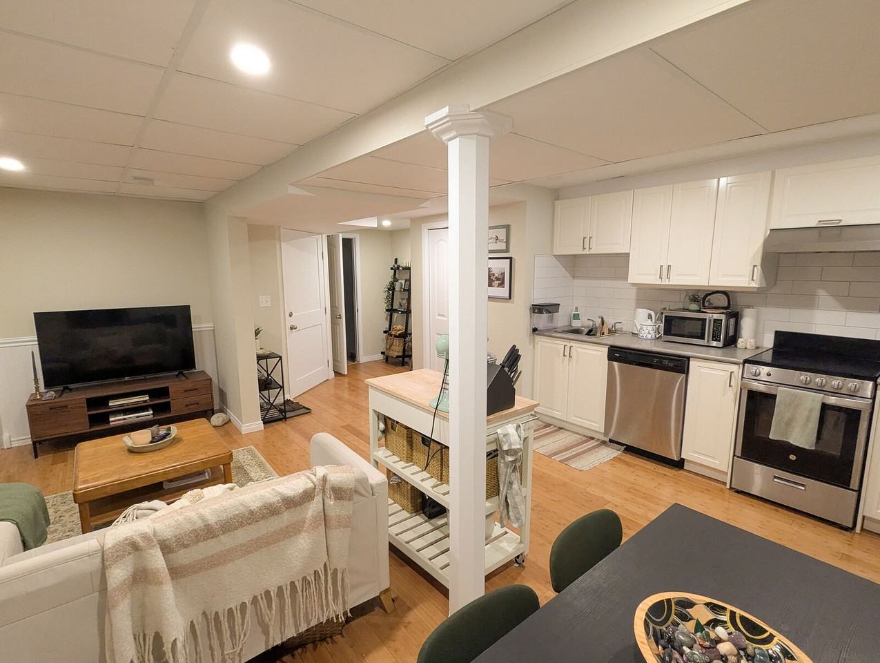3312 39 St Sw - Photo 3 of 13