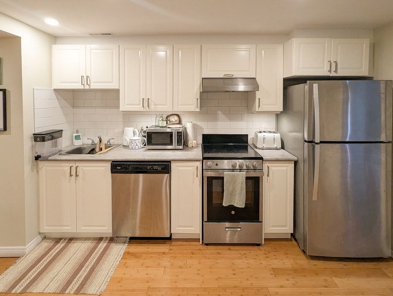 3312 39 St Sw - Photo 4 of 13