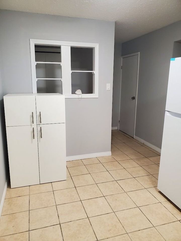 200 Habitat Cres Nw - Photo 2 of 12