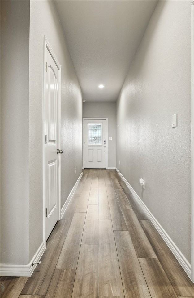1293 Carnaby St - Photo 3 of 11