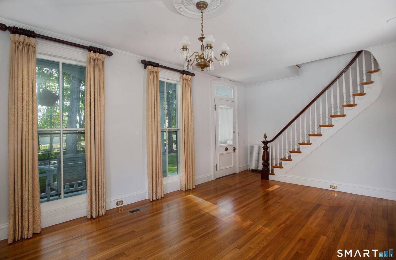 139 Main St - Photo 6 of 35